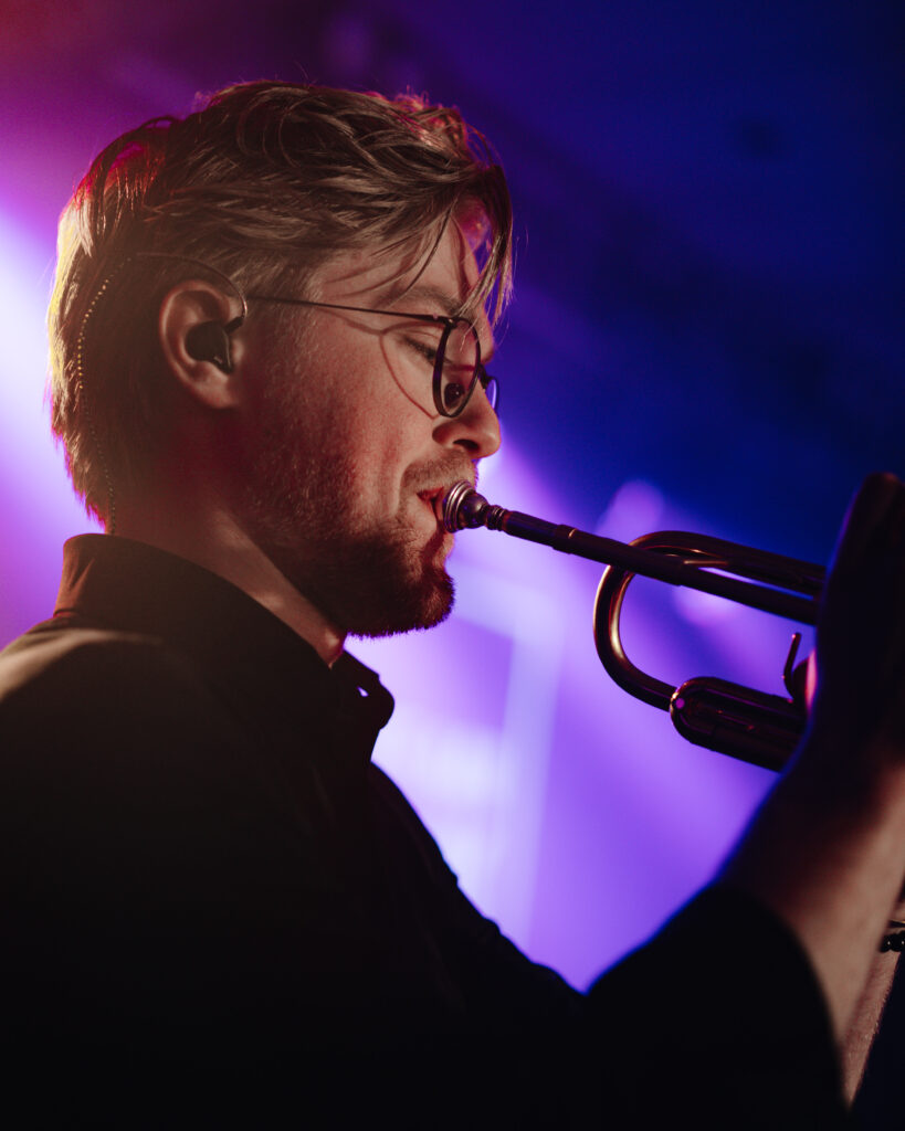 Tribute Aan De Dijk Trompetist Gijs